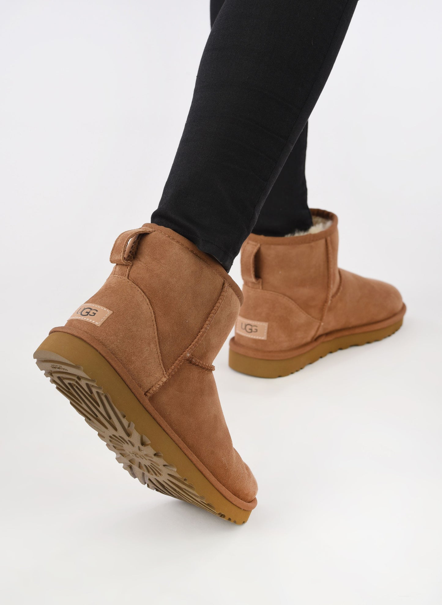 Ugg mini chestnut